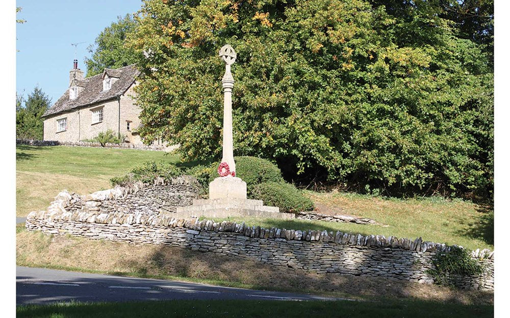 Hornby R7339 OO War Memorial