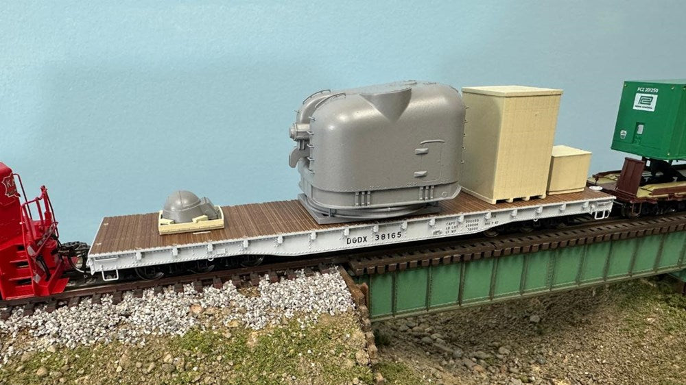 Rapido Trains Inc 805001 HO MK-42 5 Inch Naval Turret Flatcar Load - Assembled -- Gray