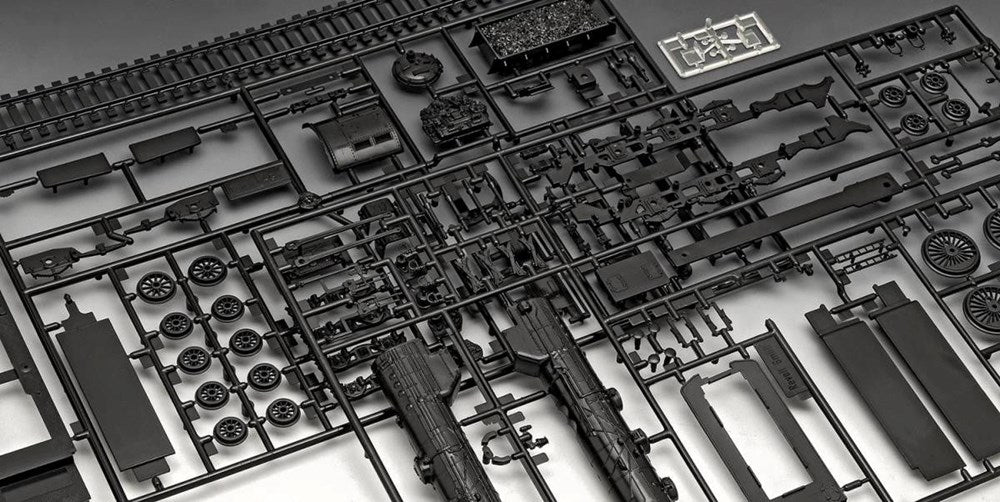 Revell 02166 1:87 German BR03 Express Locomotive with Tender