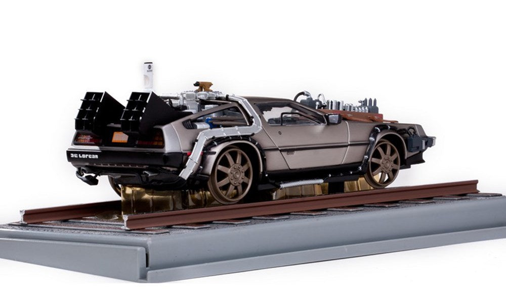 Sun Star 2714 1:18 De Lorean "Back to the Future III" Time Machine Railroad Version