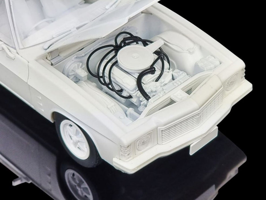 DDA-507K 1:24 Holden HJ Sandman Panel Van Plastic Model Kit