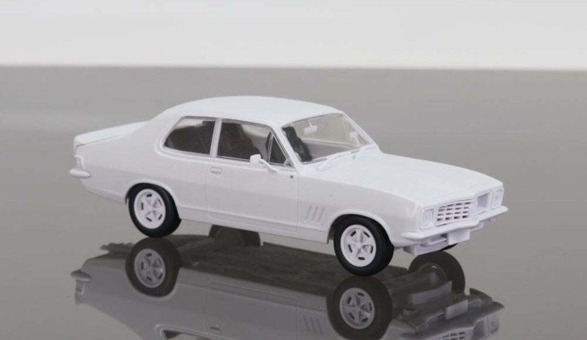 DDA-610K 1:24 Holden LJ Torana GTR XU-1 Plastic Kitset