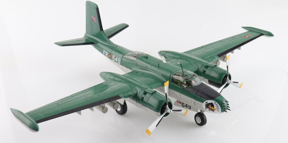 Hobby Master HA3228 1:72 Douglas B26K Counter Invader 64-17649