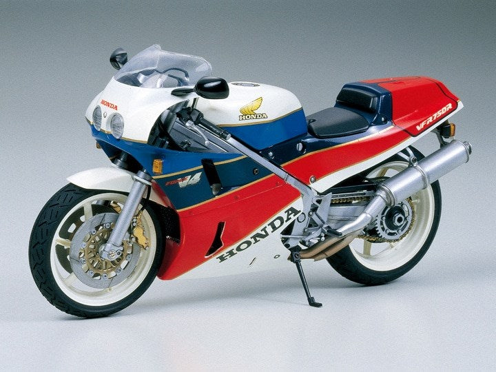 Tamiya 14057 1:12 Honda VFR 750R