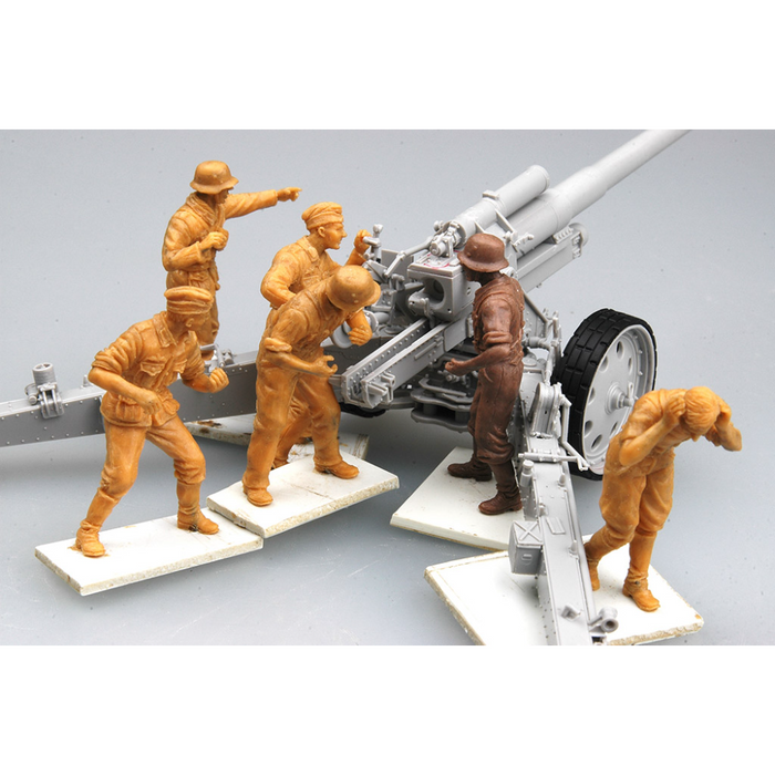 Trumpeter 00425 1:35 German s.FH 18 Field Howitzer Gun Crew