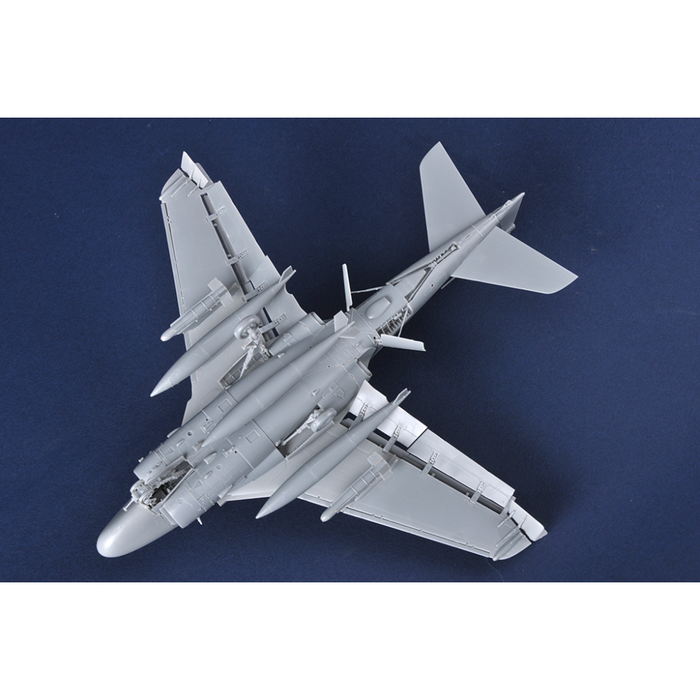 Trumpeter 01640 1:72 A-6A Intruder
