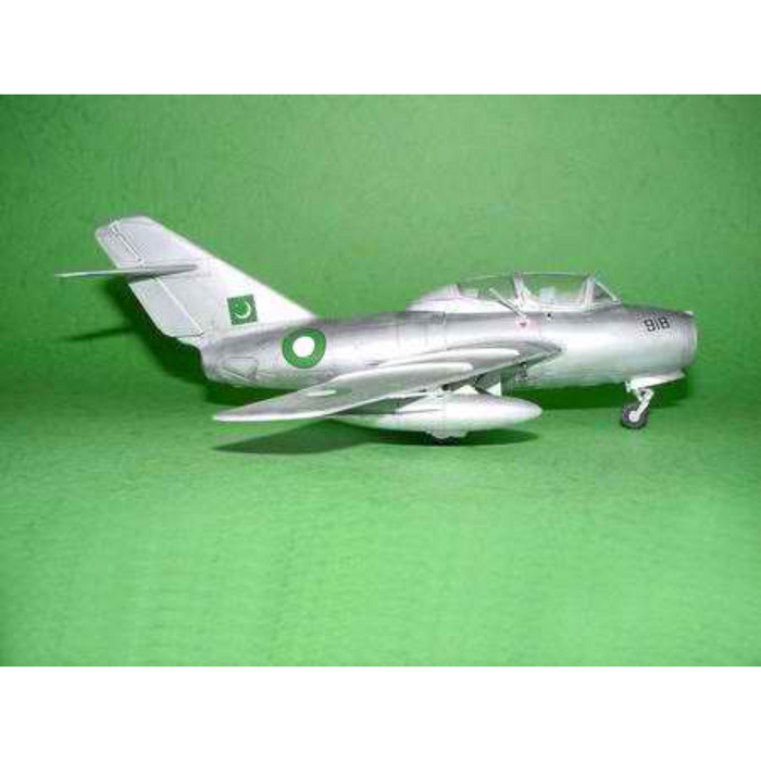 Trumpeter 02805 1:48 Aircraft-MIG-15 UTI Midget
