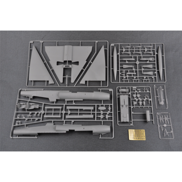 Trumpeter 02892 1:48 F-106B Delta Dart
