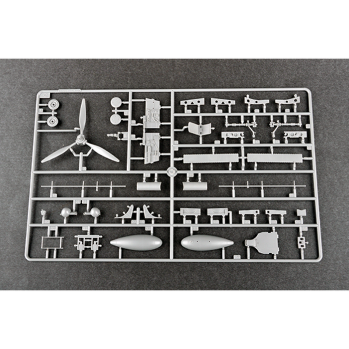 Trumpeter 03227 1:32 P-40F War Hawk