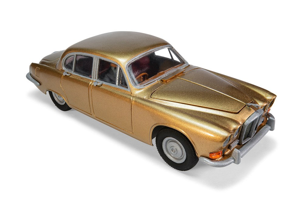 Airfix A03401V 1:32 Jaguar 420 - Vintage Classics