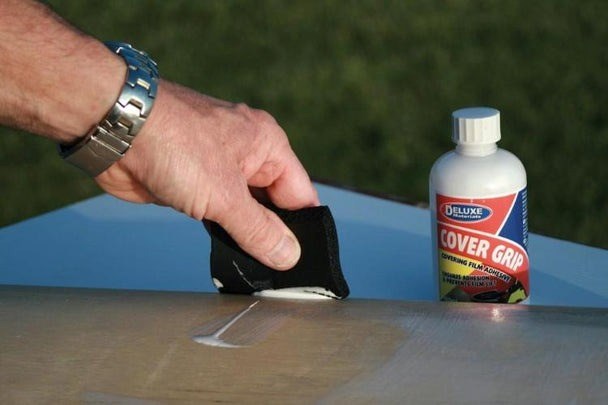 Deluxe Materials AD22 Cover Grip 150ml