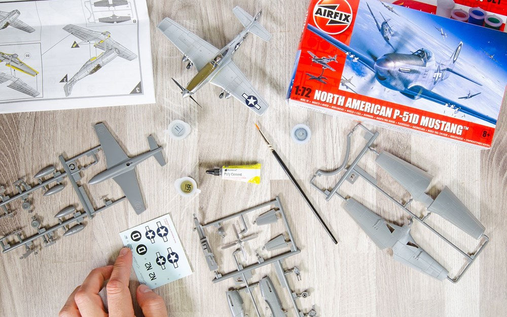 Airfix A55013 Starter Set - 1:72 North American P-51D Mustang - Potentially Faulty Paints/Glue (No guarantee on paint - Sold AS-IS)