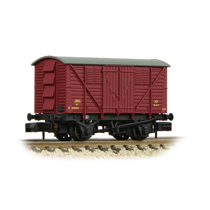 Graham Farish [N] 373-740B BR 10T Meat Van in BR Crimson