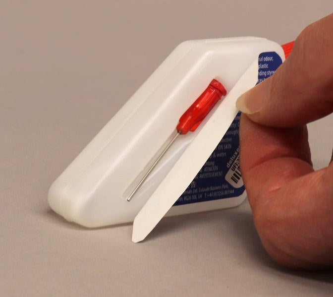 Deluxe Materials AD92 Precision Plastic Glue 25g