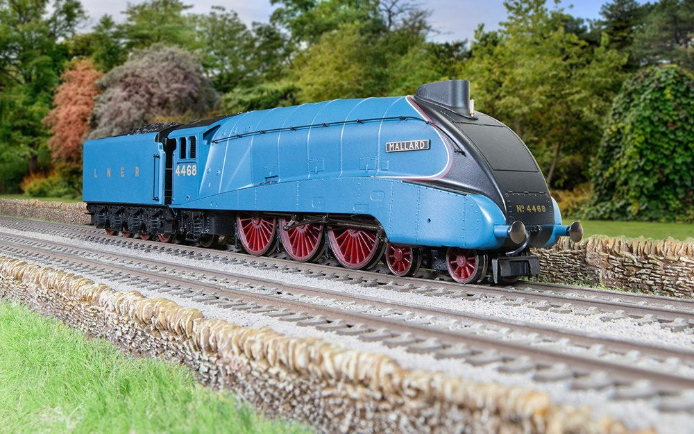 Hornby R3395TTS RailRoad LNER, A4 Class, 4-6-2, 4468 ‘Mallard’ - Era 3
