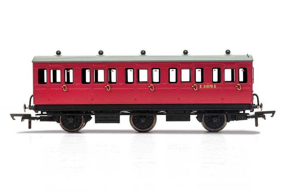 Hornby R40078 OO BR 6 Wheel Coach 3rd Class E31070 - Era 4