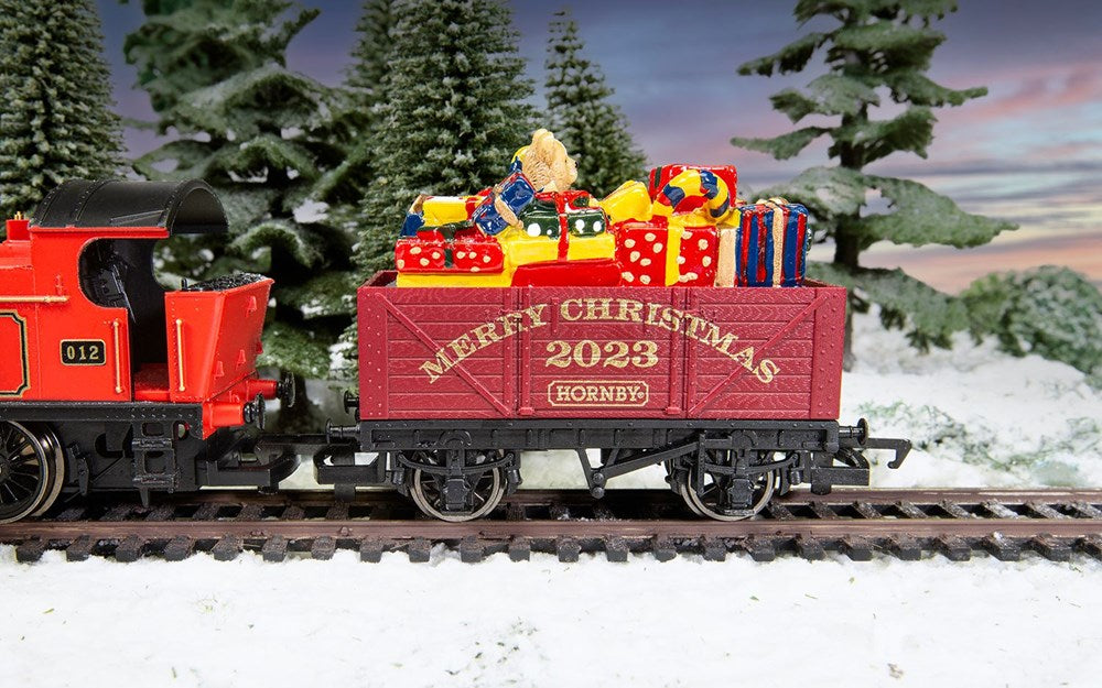 Hornby R60082 OO Christmas Wagon 2023