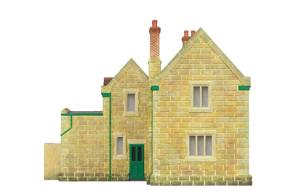 Hornby R7362 OO South Eastern Railway Station