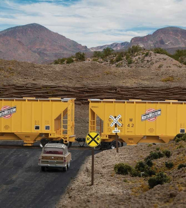 Walthers SceneMaster 949-4197 HO Railroad Crossing Signs - 10 Each Modern Advance Warning & Crossbucks