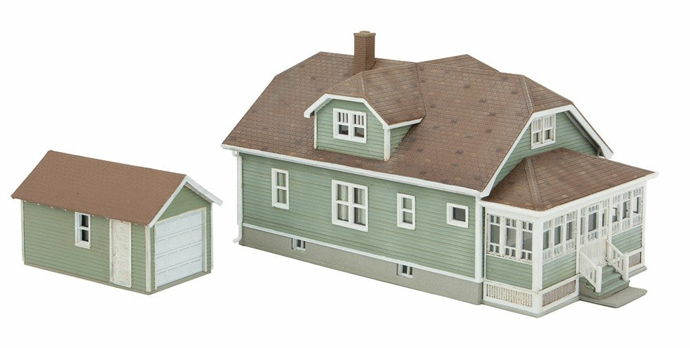 Walthers Cornerstone 933-3791 HO Updated American Bungalow with Single-Car Garage Kit
