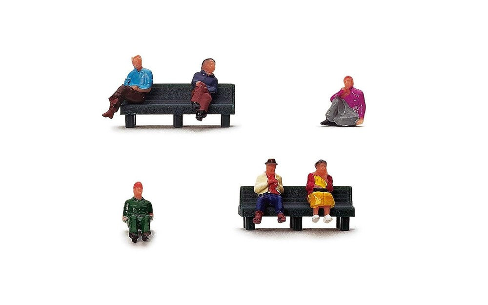 Hornby R7119 People Sitting 4pc