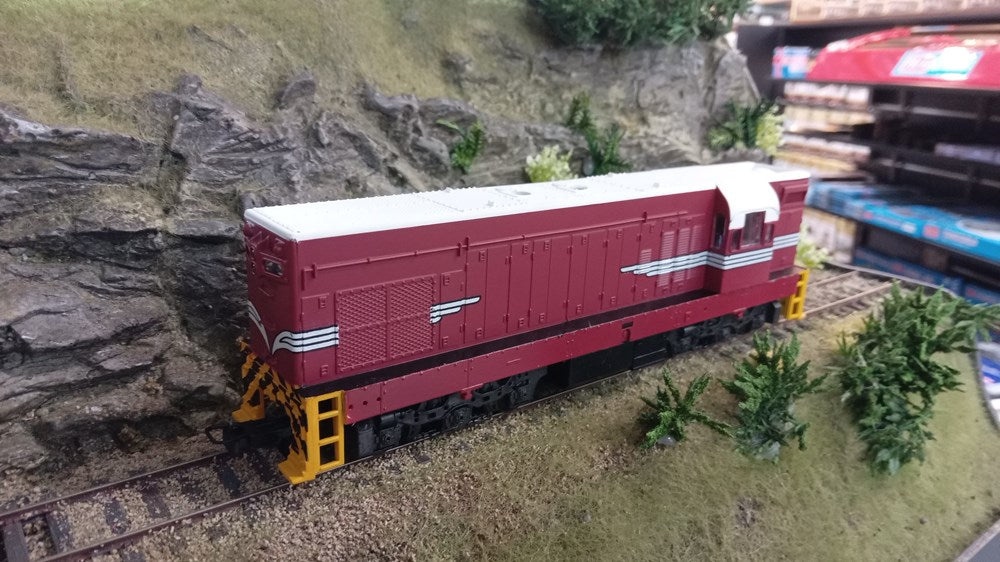 Frateschi 3149 NZR HO DA Locomotive in traditional red