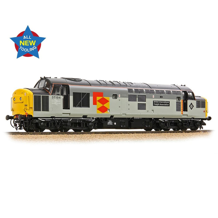 Branchline [OO] 35-307 Class 37/0 Centre Headcode 37194 'British Int. Freight Assoc.' in BR RFDS