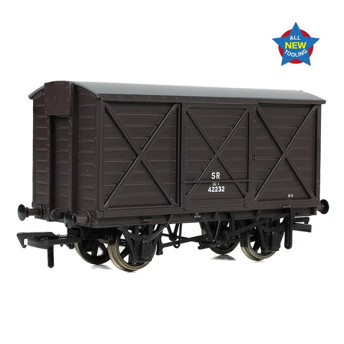 EFE Rail [OO] E87054 LSWR 10T Ventilated Van in SR Brown (Late)