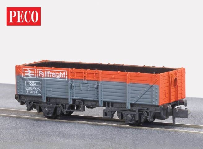 Peco NR-11R N Open Wagon - BR Railfreight Red/Grey