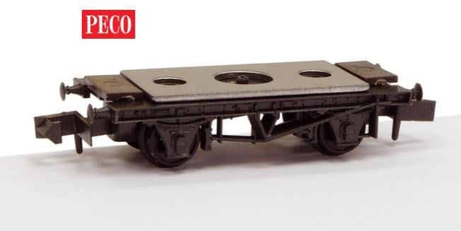 Peco NR-121D N 10ft WB Wagon Chassis with Steel Type Sole Bars and Disc Wheels