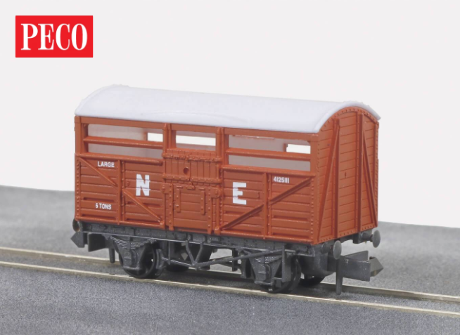 Peco NR-45E N LNER Cattle Wagon - Red Oxide