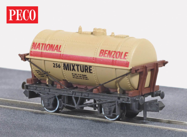 Peco NR-P162 N Petrol Tank Wagon 'National Benzole'