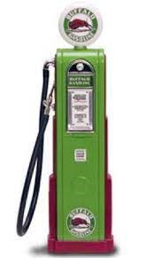 Road Signature 98711 1:18 Gas Pump - Buffalo (Square)