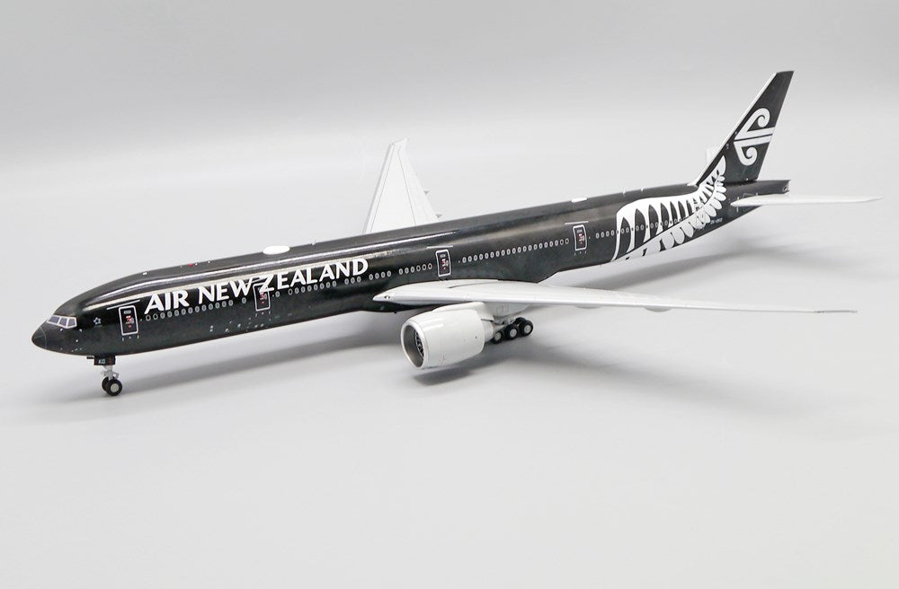 JC Wings XX20157E 1:200 Air New Zealand Boeing 777-300ER 'All Blacks' (Advanced Engine Option)