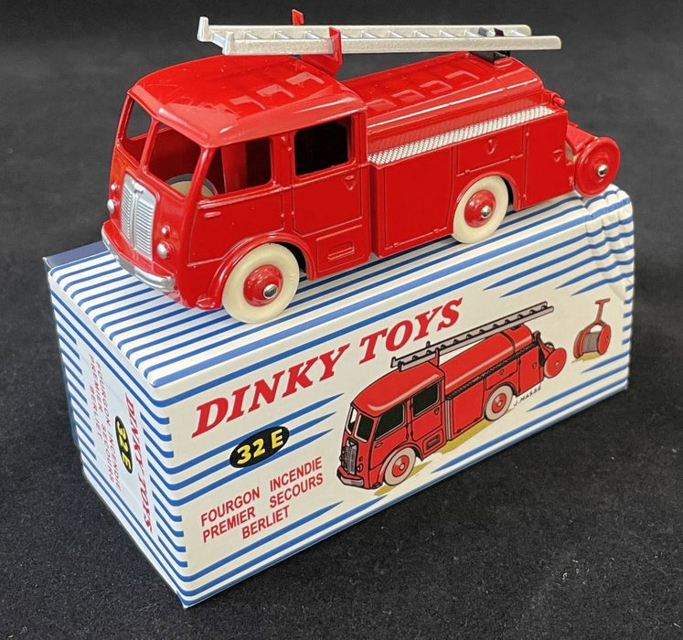 Dinky Toys 32E Fourgon Incendie Premier Secours Berliet 'Fire Ladder'