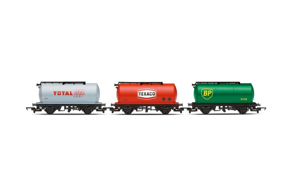 Hornby R6891 RailRoad Petrol Tankers, three pack, Various-Era 2/3