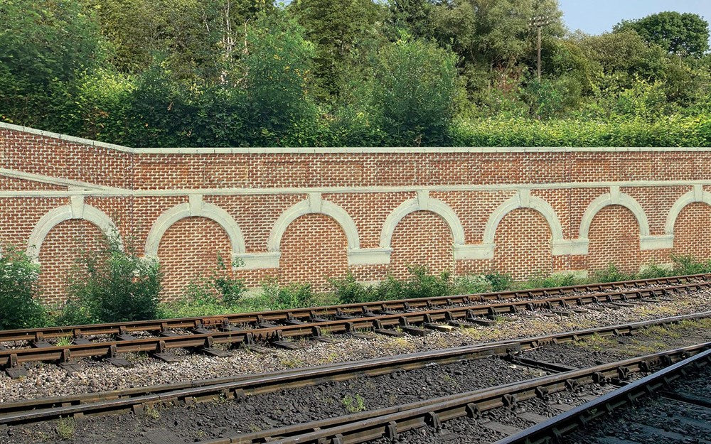 Hornby R7388 OO Low Level Arched Retaining Walls x2 (Red Brick)